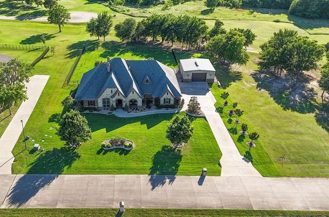 1387 Shadow Lakes Drive, Wills Point, TX 75169