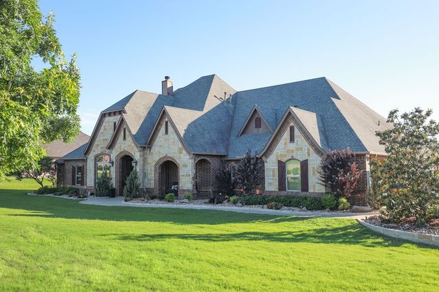 1387 Shadow Lakes Drive, Wills Point, TX 75169