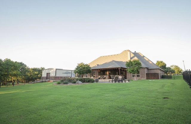 1387 Shadow Lakes Drive, Wills Point, TX 75169