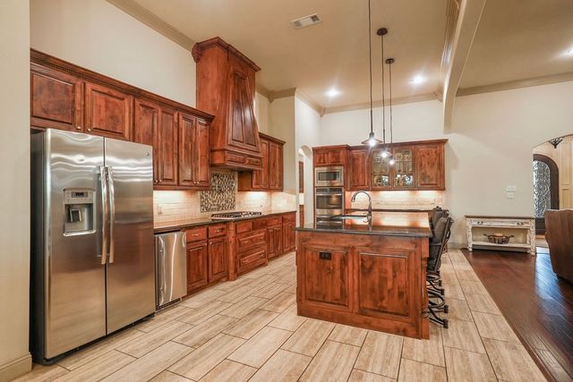 1387 Shadow Lakes Drive, Wills Point, TX 75169