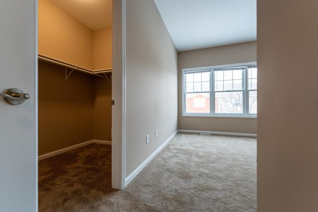 3371 Hazel Trail F, Woodbury, MN 55129