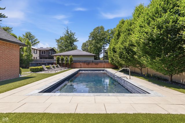 110 McClellan Road, Greenfield, IN 46140