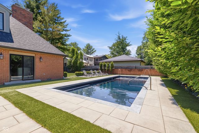 110 McClellan Road, Greenfield, IN 46140