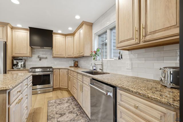 1016 ENCHANTMENT RD, Rapid City, SD 57701