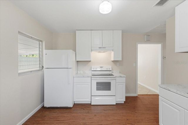 2437 JUNGLE STREET, Lakeland, FL 33801
