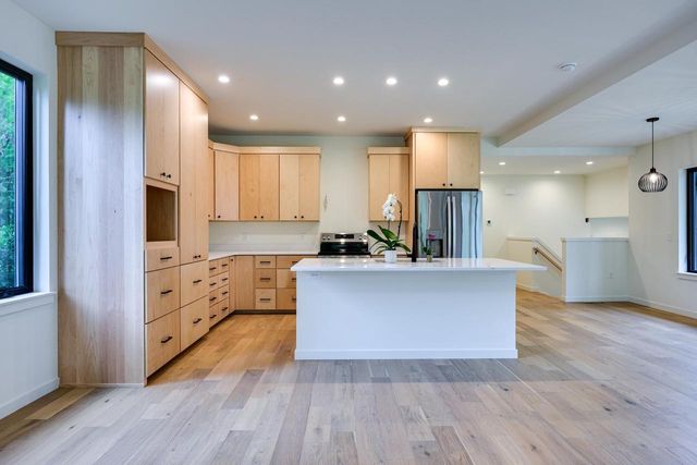 105 E Lakeview Avenue, Madison, WI 53716