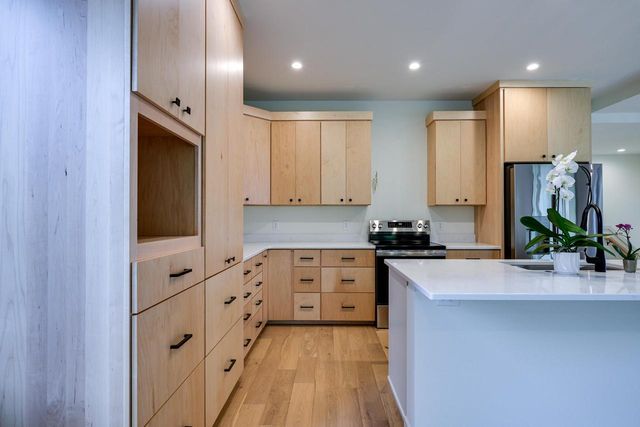 105 E Lakeview Avenue, Madison, WI 53716