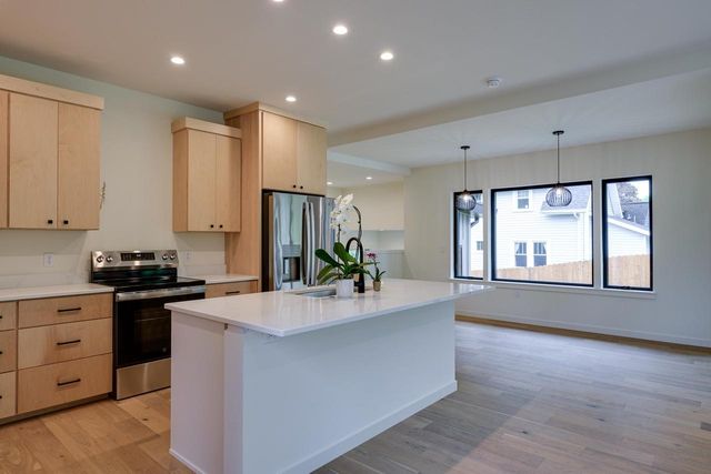 105 E Lakeview Avenue, Madison, WI 53716