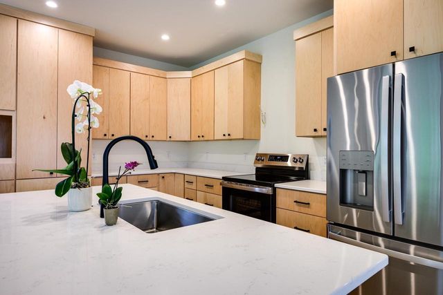 105 E Lakeview Avenue, Madison, WI 53716