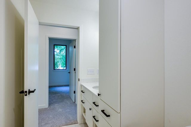 105 E Lakeview Avenue, Madison, WI 53716