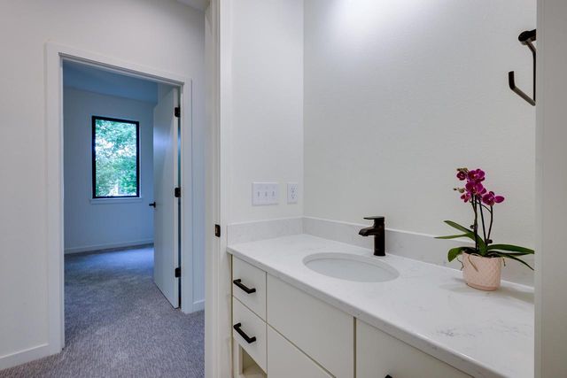 105 E Lakeview Avenue, Madison, WI 53716