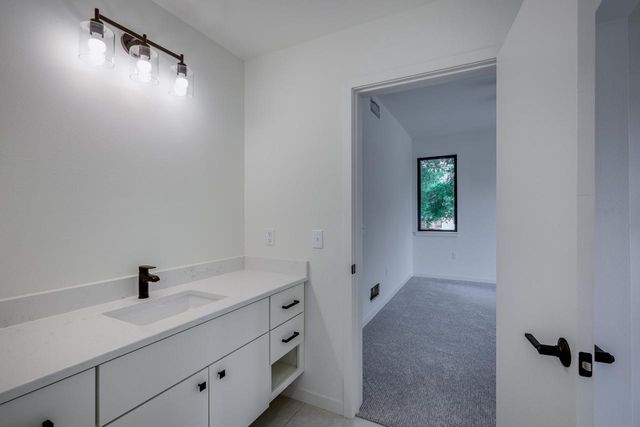 105 E Lakeview Avenue, Madison, WI 53716