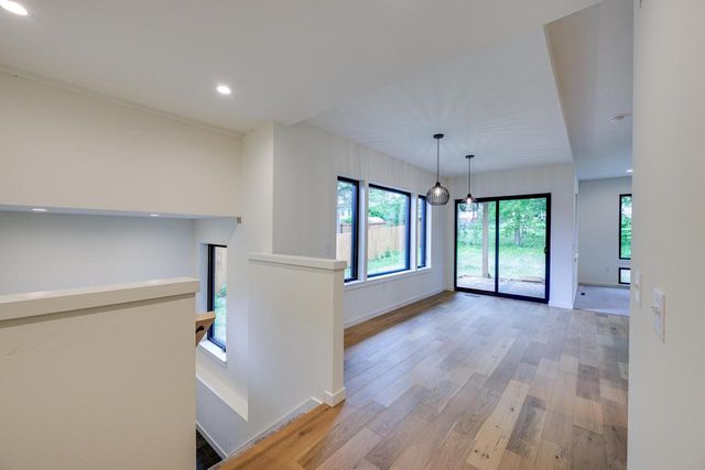 105 E Lakeview Avenue, Madison, WI 53716