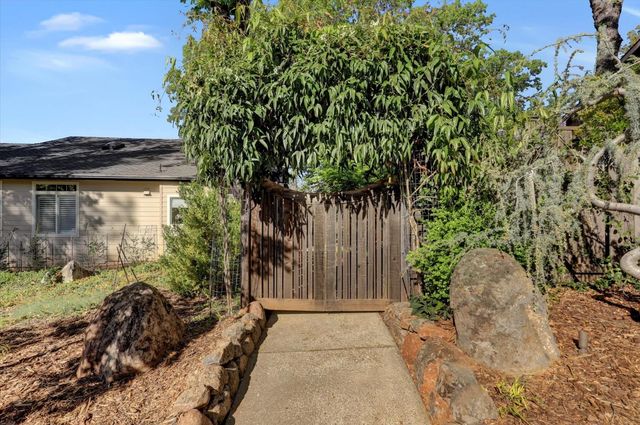 628 Morgan Ranch Dr, Grass Valley, CA 95945