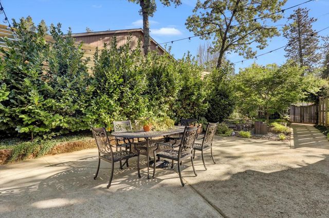 628 Morgan Ranch Dr, Grass Valley, CA 95945