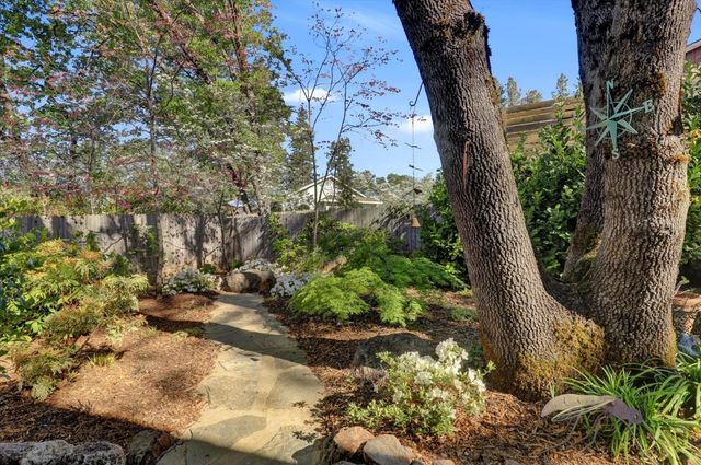 628 Morgan Ranch Dr, Grass Valley, CA 95945