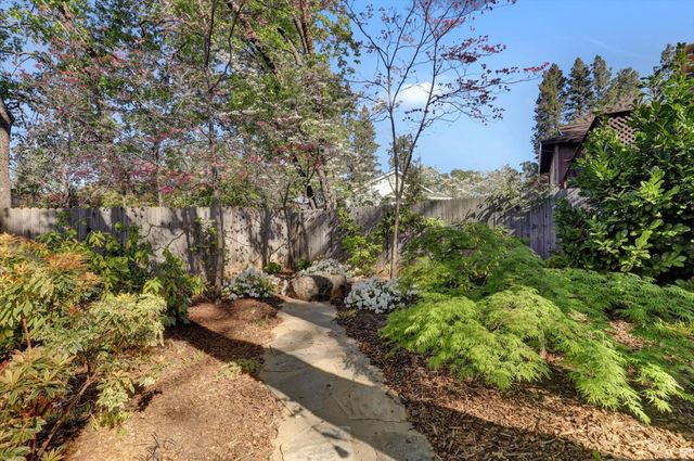 628 Morgan Ranch Dr, Grass Valley, CA 95945