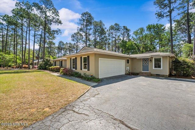 255 Stoneyfield Drive, Southern Pines, NC 28387