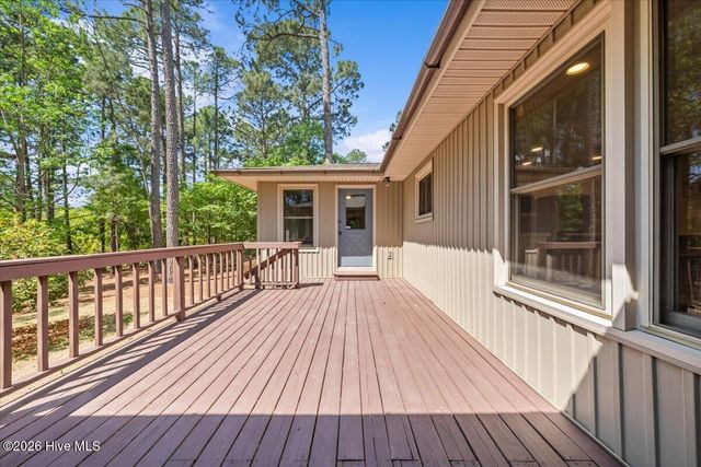 255 Stoneyfield Drive, Southern Pines, NC 28387