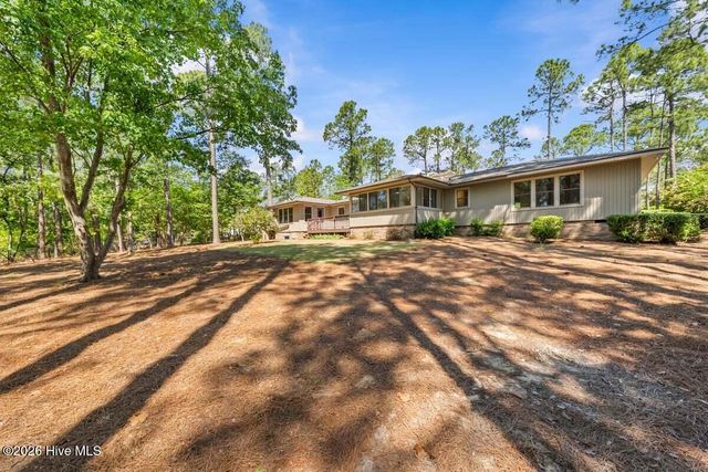 255 Stoneyfield Drive, Southern Pines, NC 28387