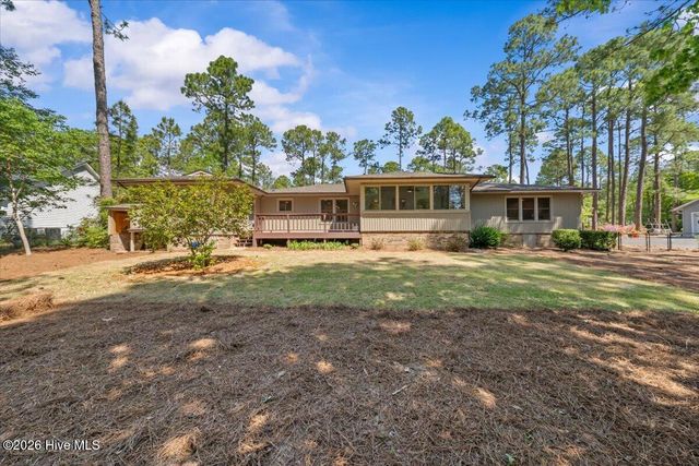 255 Stoneyfield Drive, Southern Pines, NC 28387