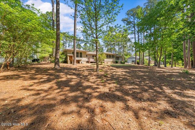 255 Stoneyfield Drive, Southern Pines, NC 28387