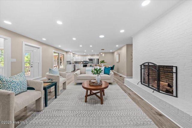 255 Stoneyfield Drive, Southern Pines, NC 28387