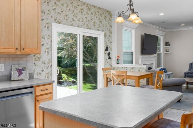 8 Steeplechase Way, Washington Twp., NJ 07840
