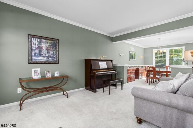 8 Steeplechase Way, Washington Twp., NJ 07840