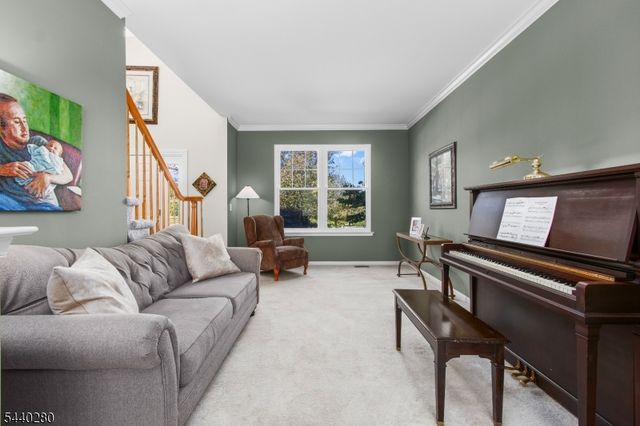 8 Steeplechase Way, Washington Twp., NJ 07840