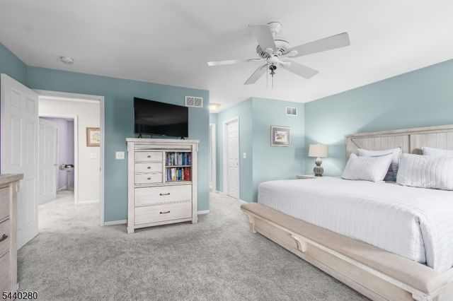 8 Steeplechase Way, Washington Twp., NJ 07840