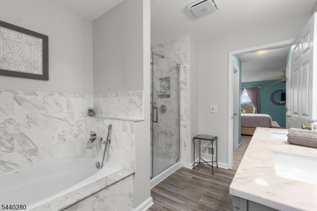 8 Steeplechase Way, Washington Twp., NJ 07840