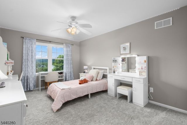 8 Steeplechase Way, Washington Twp., NJ 07840