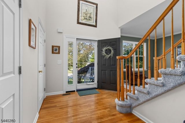 8 Steeplechase Way, Washington Twp., NJ 07840