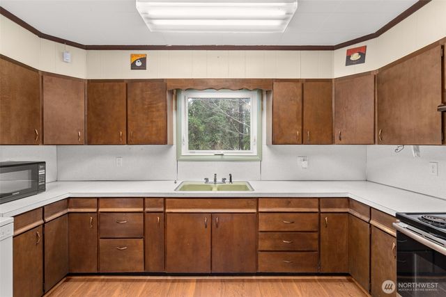 1905 Gerber Street, Raymond, WA 98577