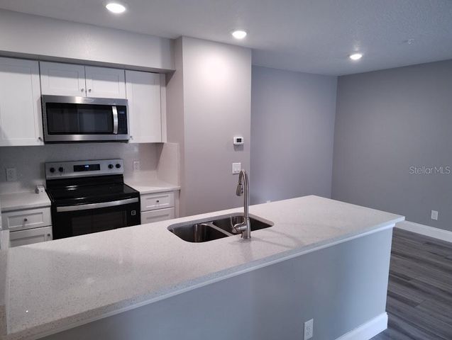 3024 PARKWAY BOULEVARD 202, Kissimmee, FL 34747