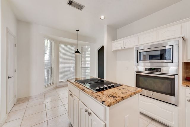 5900 Heron Cove Lane, The Colony, TX 75056