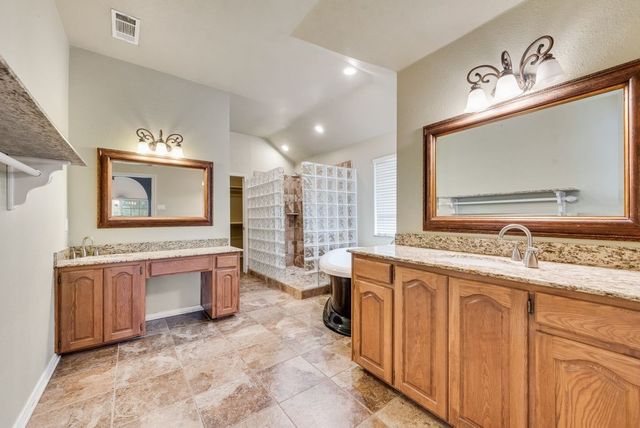 5900 Heron Cove Lane, The Colony, TX 75056