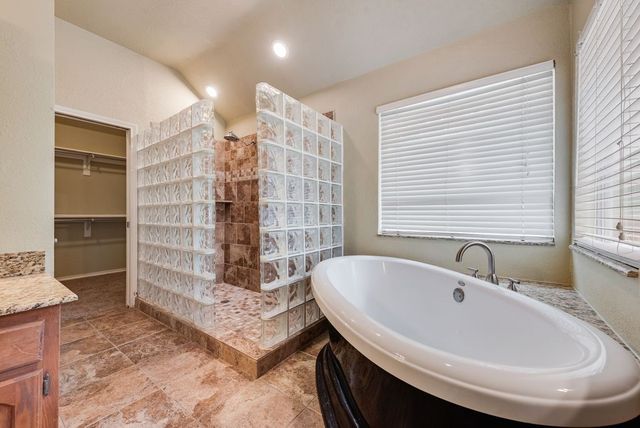 5900 Heron Cove Lane, The Colony, TX 75056