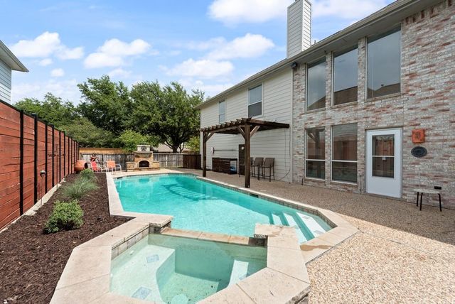 5900 Heron Cove Lane, The Colony, TX 75056