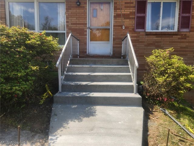 238 Meadowbrook Drive, Steubenville, OH 43953