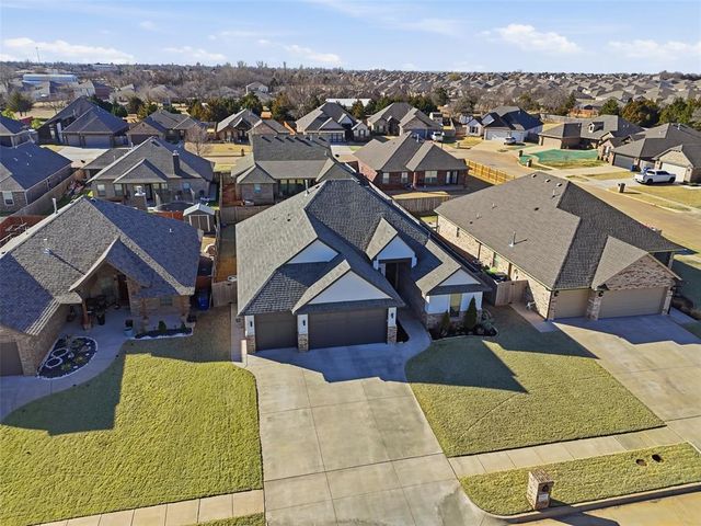 1820 W Trout Way, Mustang, OK 73064