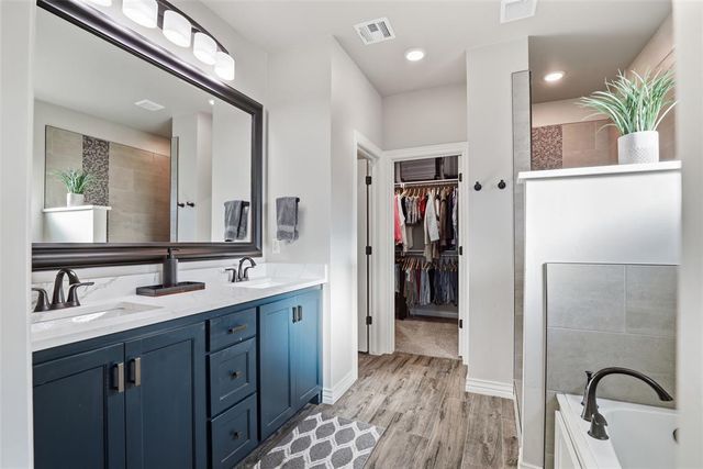 1820 W Trout Way, Mustang, OK 73064