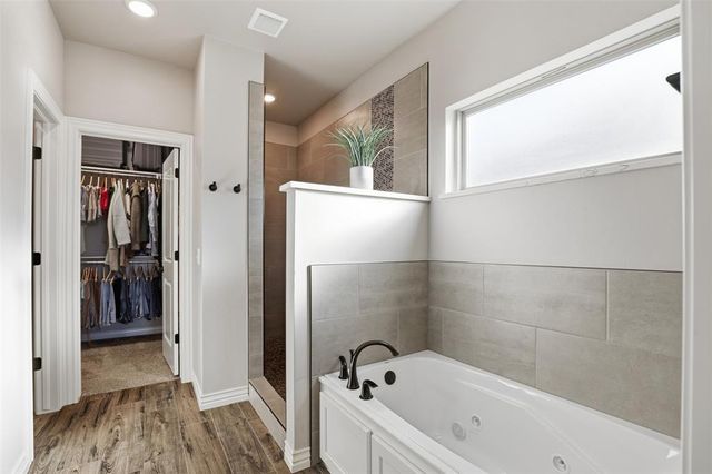 1820 W Trout Way, Mustang, OK 73064