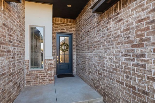 1820 W Trout Way, Mustang, OK 73064