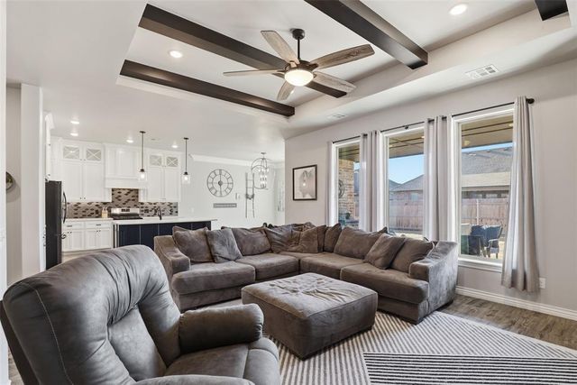 1820 W Trout Way, Mustang, OK 73064