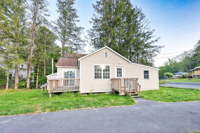 26 Edgewood Place, South Fallsburg, NY 12779