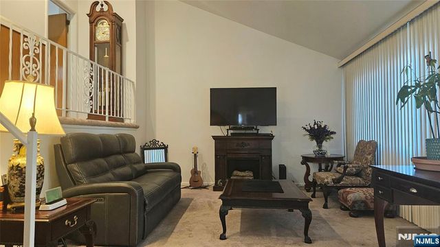 560 Boulevard, New Milford, NJ 07646