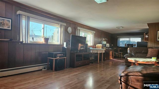 560 Boulevard, New Milford, NJ 07646