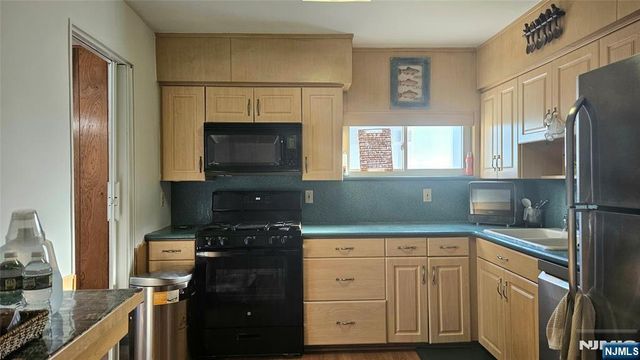 560 Boulevard, New Milford, NJ 07646